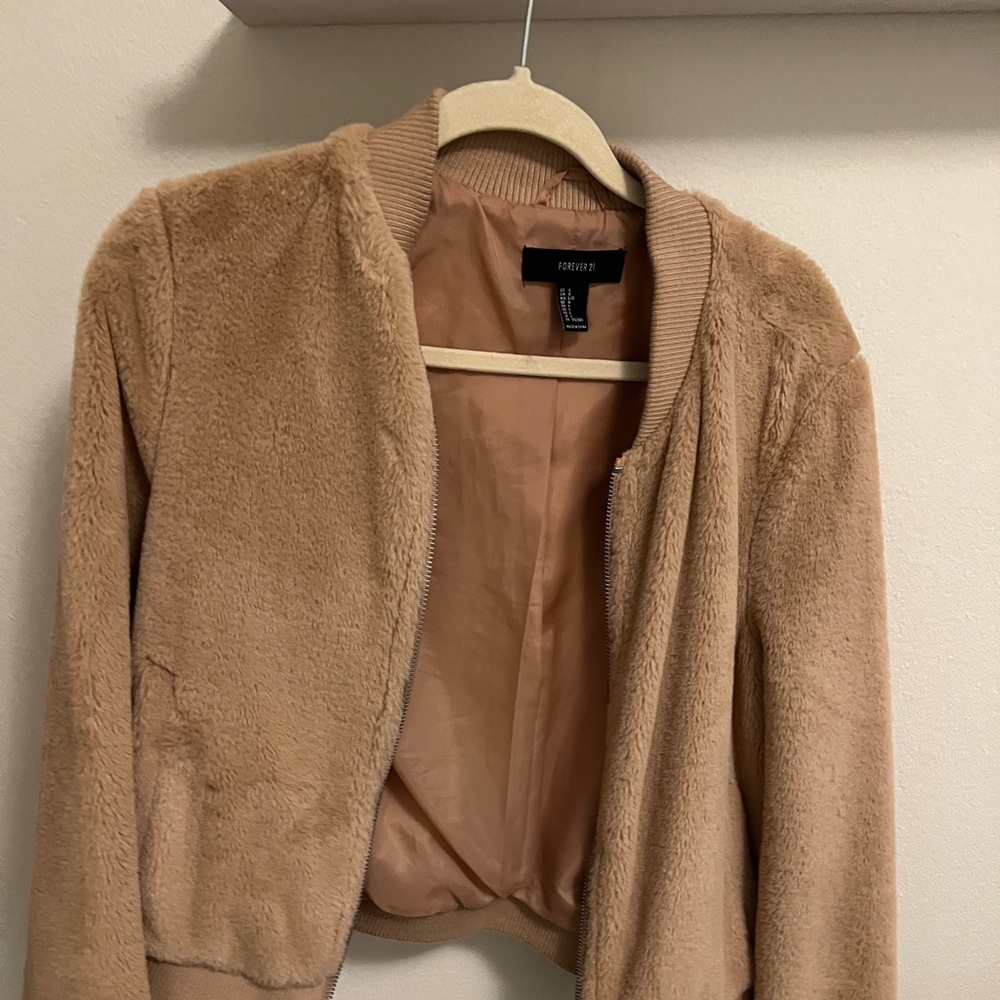 Forever 21 Faux Shearling cropped bomber jacket in Tan